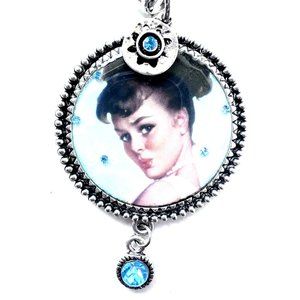 SELFIE Woman Pendant with Chain Necklace and Blue Imitation Crystals